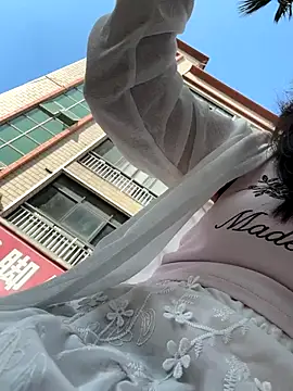 wly2028 online show from 10/03/25, 07:21