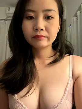 wly2028 online show from 11/01/25, 12:43