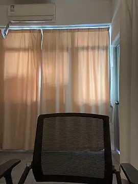 wly2028 online show from 11/29/25, 05:40