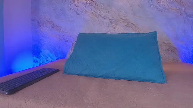 abbyrouss  online show from 11/14/25, 03:10