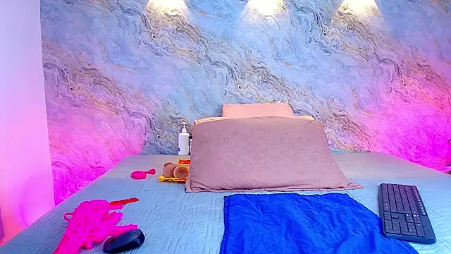 abbyrouss  online show from 10/21/25, 03:06