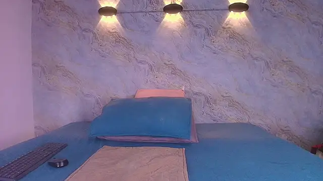 abbyrouss  online show from 11/13/25, 03:10