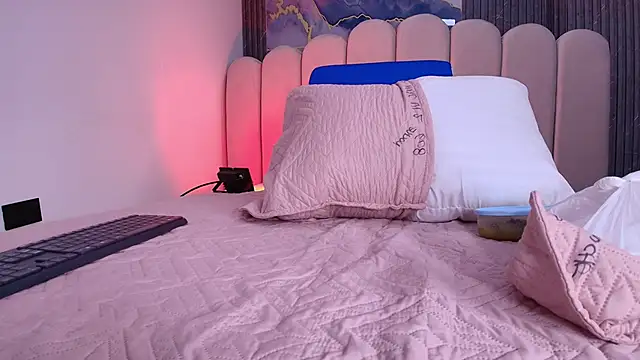 abbyrouss  online show from 12/02/25, 03:07