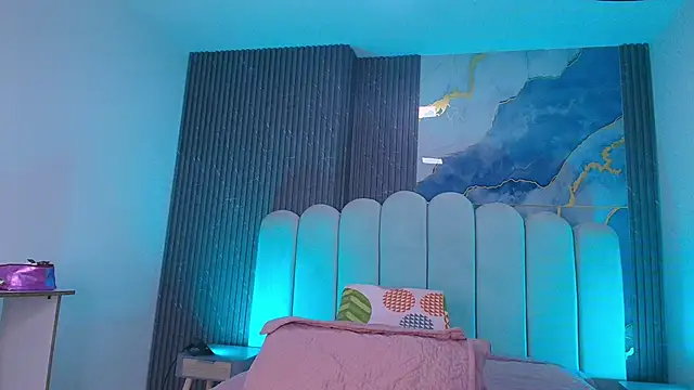 abbyrouss  online show from 12/20/25, 03:09