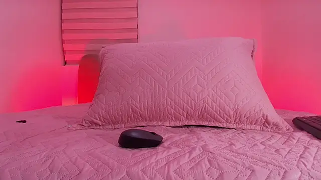 abbyrouss  online show from 11/23/25, 03:05