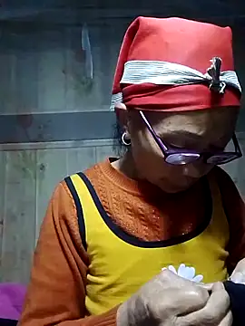 Snapshot of -Xuka-200 chatting on 12/05/25, 10:25 -Xuka-200 online show from 12/05/25, 10:25