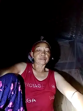 Snapshot of -Xuka-200 chatting on 10/19/25, 09:39 -Xuka-200 online show from 10/19/25, 09:39