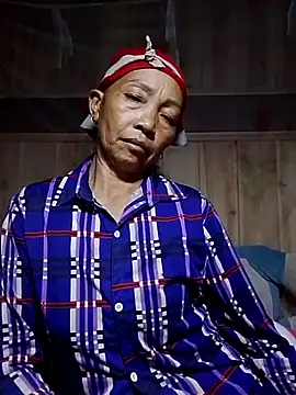 Snapshot of -Xuka-200 chatting on 11/03/25, 11:03 -Xuka-200 online show from 11/03/25, 11:03