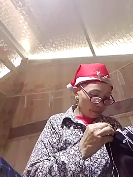 Snapshot of -Xuka-200 chatting on 10/24/25, 05:06 -Xuka-200 online show from 10/24/25, 05:06