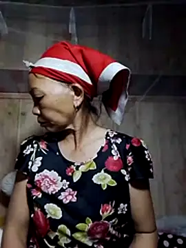 Snapshot of -Xuka-200 chatting on 11/04/25, 11:36 -Xuka-200 online show from 11/04/25, 11:36