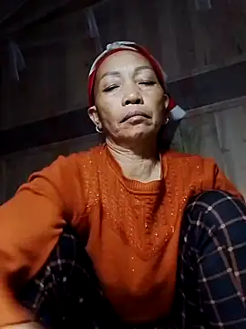 Snapshot of -Xuka-200 chatting on 11/13/25, 11:14 -Xuka-200 online show from 11/13/25, 11:14