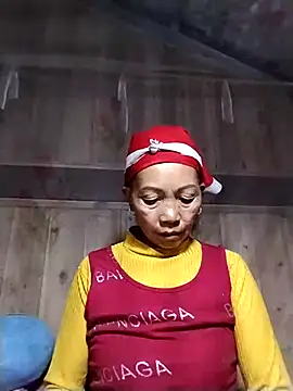 Snapshot of -Xuka-200 chatting on 12/17/25, 12:32 -Xuka-200 online show from 12/17/25, 12:32