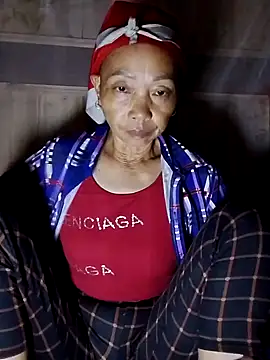 Snapshot of -Xuka-200 chatting on 11/08/25, 12:14 -Xuka-200 online show from 11/08/25, 12:14