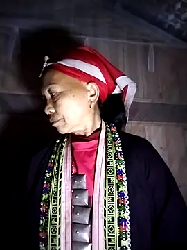 Snapshot of -Xuka-200 chatting on 12/14/25, 10:26 -Xuka-200 online show from 12/14/25, 10:26