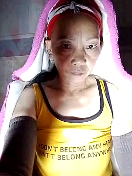 Snapshot of -Xuka-200 chatting on 11/24/25, 10:32 -Xuka-200 online show from 11/24/25, 10:32