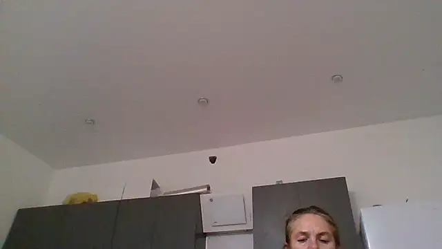 Doravelle online show from 12/22/25, 05:46