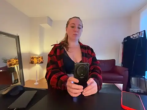 MazySunny online show from 11/30/25, 08:04