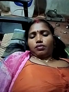 Snapshot of Cm_pooja chatting on 10/08/25, 09:15 Cm pooja online show from 10/08/25, 09:15