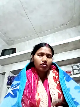 Snapshot of Cm_pooja chatting on 01/15/26, 08:23 Cm pooja online show from 01/15/26, 08:23