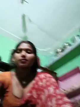 Snapshot of Cm_pooja chatting on 06/10/26, 04:30 Cm pooja online show from 06/10/26, 04:30