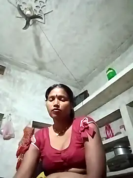 Snapshot of Cm_pooja chatting on 09/12/25, 06:18 Cm pooja online show from 09/12/25, 06:18