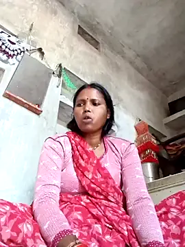 Snapshot of Cm_pooja chatting on 10/10/25, 04:57 Cm pooja online show from 10/10/25, 04:57