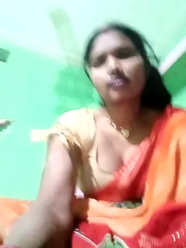 Snapshot of Cm_pooja chatting on 02/11/26, 06:52 Cm pooja online show from 02/11/26, 06:52