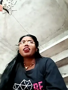 Snapshot of Cm_pooja chatting on 01/10/26, 10:43 Cm pooja online show from 01/10/26, 10:43