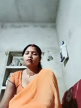 Snapshot of Cm_pooja chatting on 05/17/26, 04:40 Cm pooja online show from 05/17/26, 04:40
