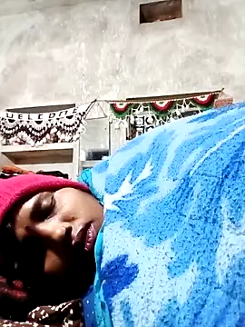 Snapshot of Cm_pooja chatting on 12/22/25, 08:31 Cm pooja online show from 12/22/25, 08:31