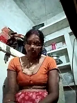 Snapshot of Cm_pooja chatting on 10/02/25, 10:13 Cm pooja online show from 10/02/25, 10:13