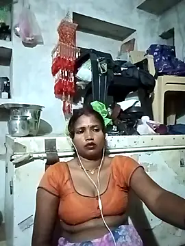 Snapshot of Cm_pooja chatting on 09/25/25, 09:43 Cm pooja online show from 09/25/25, 09:43