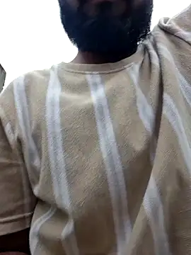 soniriyaa010101 online show from 10/30/25, 10:24