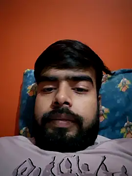 soniriyaa010101 online show from 10/26/25, 09:10