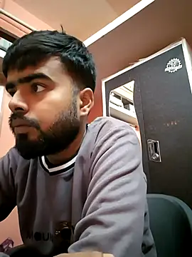 soniriyaa010101 online show from 11/30/25, 10:16