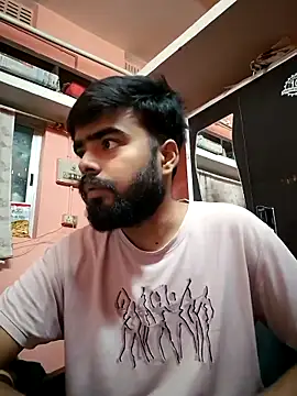 soniriyaa010101 online show from 12/18/25, 02:43