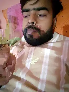 soniriyaa010101 online show from 10/16/25, 12:46