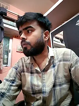 soniriyaa010101 online show from 12/04/25, 12:37