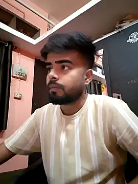 soniriyaa010101 online show from 04/07/26, 08:49