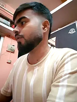 soniriyaa010101 online show from 11/09/25, 08:02