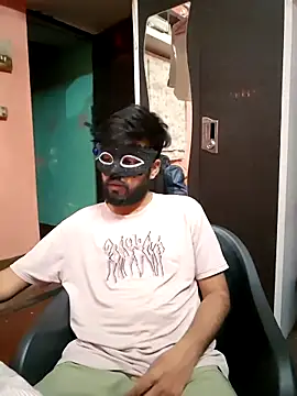 soniriyaa010101 online show from 03/03/26, 06:04