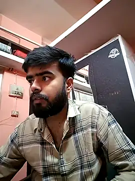 soniriyaa010101 online show from 12/16/25, 10:19