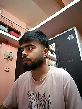 soniriyaa010101 online show from 11/13/25, 09:24