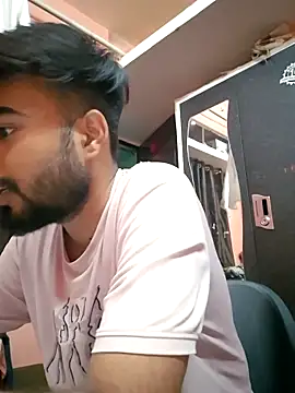 soniriyaa010101 online show from 04/14/26, 09:20