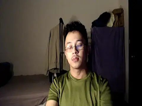 itsyour Asianboy15 online show from 04/14/26, 02:44