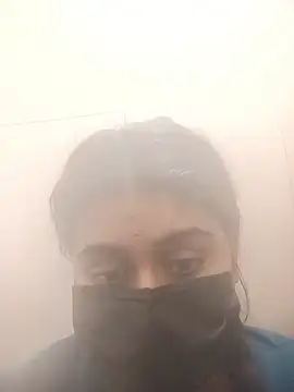 Snapshot of riya_sexy_123 chatting on 11/19/25, 07:03 riya sexy 123 online show from 11/19/25, 07:03