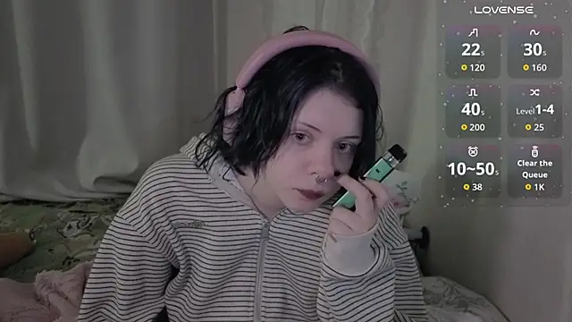 Snapshot of Alice_Zev chatting on 07/16/26, 11:35 Alice Zev online show from 07/16/26, 11:35
