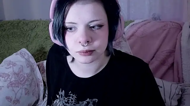 Snapshot of Alice_Zev chatting on 04/25/26, 11:35 Alice Zev online show from 04/25/26, 11:35