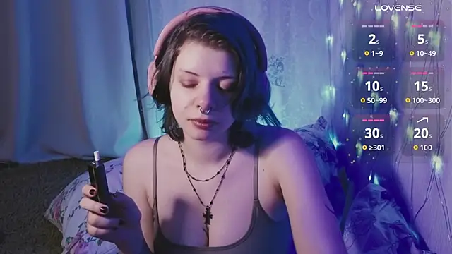 Snapshot of Alice_Zev chatting on 06/11/26, 11:13 Alice Zev online show from 06/11/26, 11:13