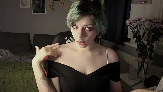 Alice Zev online show from 10/10/25, 10:43
